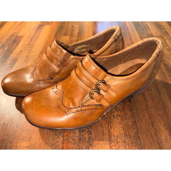 Earth Origins Shoes - Earth Origins Carma 5 Tan Leather Wingtip Buckle Strap Block Heel Shooties 7M